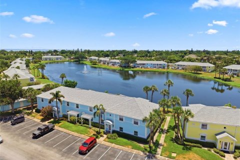 Propiedad comercial en venta en Saint Petersburg, Florida, 6 dormitorios, 94.57 m2 № 2149191 - foto 6