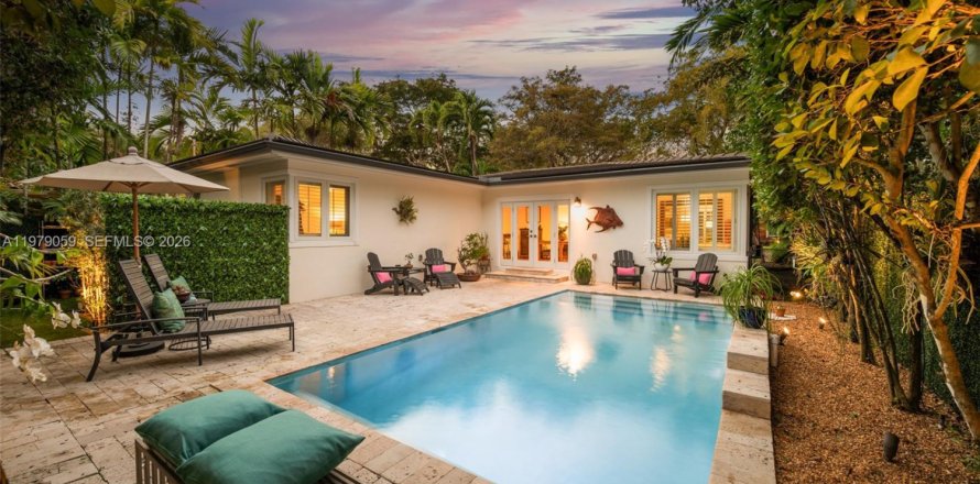 Дом в Корал-Гейблс, Флорида 2 спальни, 131.74м2 № 2043662