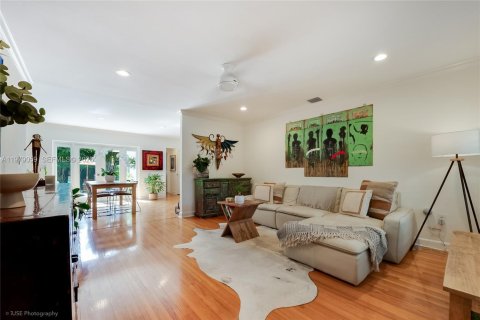 Купить виллу или дом в Корал-Гейблс, Флорида 2 спальни, 131.74м2, № 2043662 - фото 5