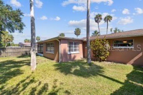 House in New Port Richey, Florida 2 bedrooms, 104.79 sq.m. № 1737092 - photo 18