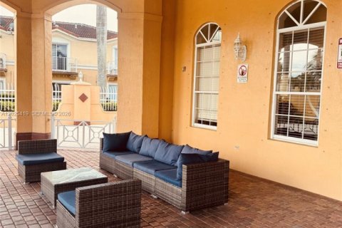 Townhouse in Miramar, Florida 2 bedrooms, 110.55 sq.m. № 2087076 - photo 7
