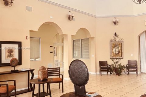 Townhouse in Miramar, Florida 2 bedrooms, 110.55 sq.m. № 2087076 - photo 5