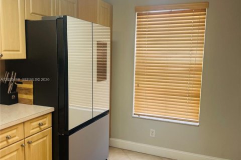 Townhouse in Miramar, Florida 2 bedrooms, 110.55 sq.m. № 2087076 - photo 16