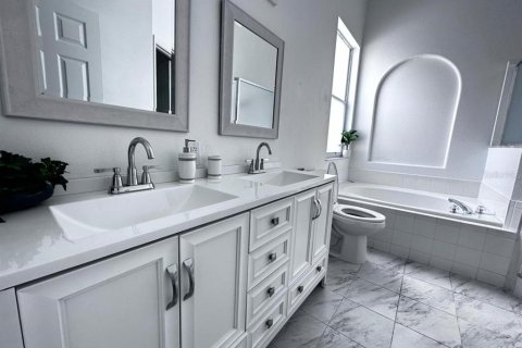 Купить виллу или дом в Киссимми, Флорида 12 комнат, 169.45м2, № 2157798 - фото 23