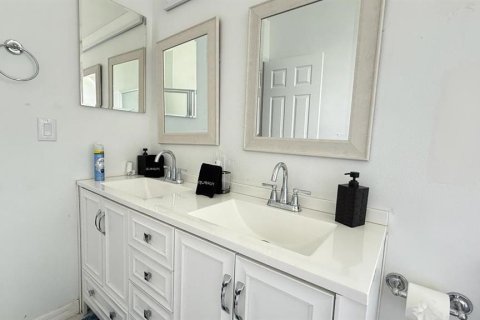 Купить виллу или дом в Киссимми, Флорида 12 комнат, 169.45м2, № 2157798 - фото 22