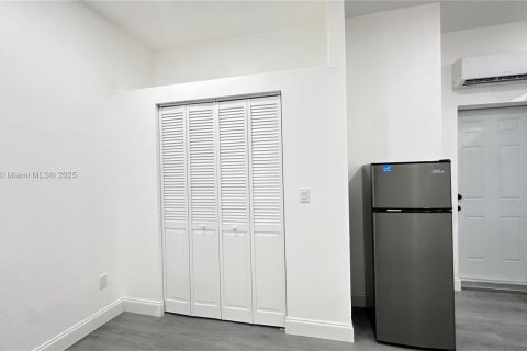 Immobilier commercial à louer à Miami, Floride: 1 chambre, 241.36 m2 № 1892111 - photo 6