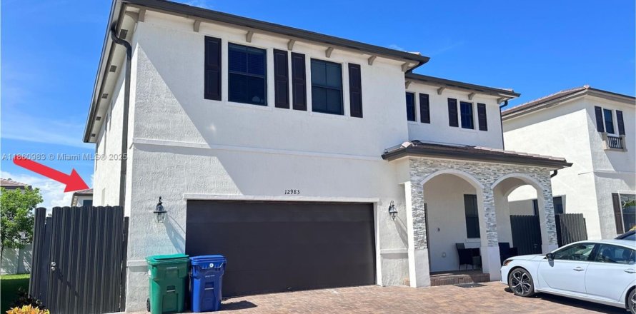 Immobilier commercial à Miami, Floride 1 chambre, 241.36 m2 № 1892111