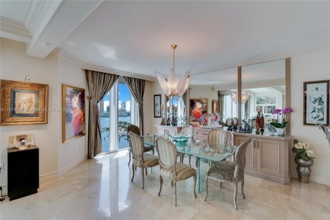 Condominio en venta en Aventura, Florida, 3 dormitorios, 304.16 m2 № 1922047 - foto 4