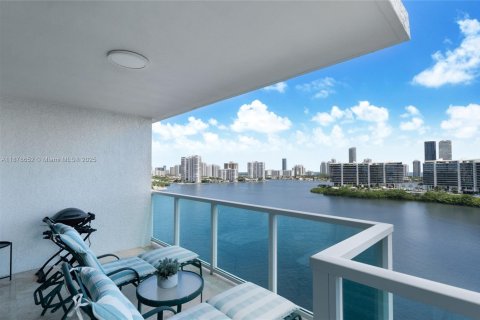 Condominio en venta en Aventura, Florida, 3 dormitorios, 304.16 m2 № 1922047 - foto 23