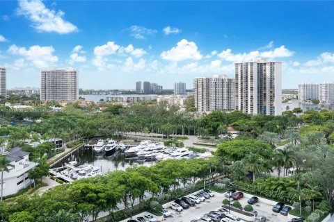 Condominio en venta en Aventura, Florida, 3 dormitorios, 304.16 m2 № 1922047 - foto 2