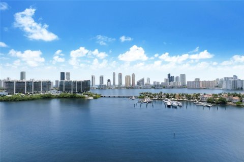 Condominio en venta en Aventura, Florida, 3 dormitorios, 304.16 m2 № 1922047 - foto 22