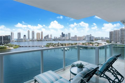 Condominio en venta en Aventura, Florida, 3 dormitorios, 304.16 m2 № 1922047 - foto 20