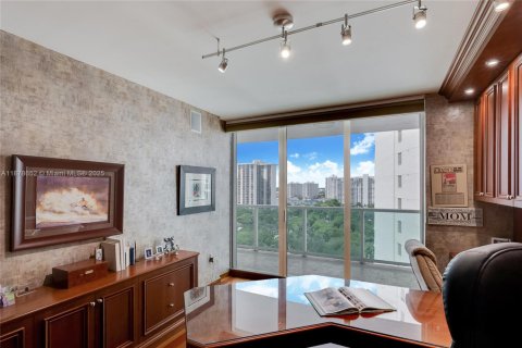 Condominio en venta en Aventura, Florida, 3 dormitorios, 304.16 m2 № 1922047 - foto 12