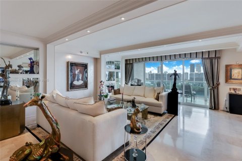 Condominio en venta en Aventura, Florida, 3 dormitorios, 304.16 m2 № 1922047 - foto 3