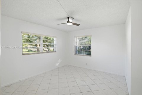 Copropriété à louer à Pembroke Pines, Floride: 2 chambres, 88.63 m2 № 2001186 - photo 12