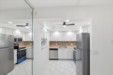 Copropriété à louer à Pembroke Pines, Floride: 2 chambres, 88.63 m2 № 2001186 - photo 4