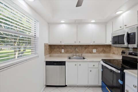 Copropriété à louer à Pembroke Pines, Floride: 2 chambres, 88.63 m2 № 2001186 - photo 5