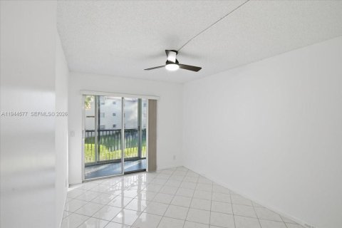Copropriété à louer à Pembroke Pines, Floride: 2 chambres, 88.63 m2 № 2001186 - photo 15