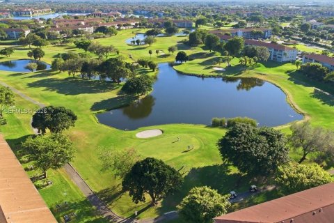 Copropriété à louer à Pembroke Pines, Floride: 2 chambres, 88.63 m2 № 2001186 - photo 24
