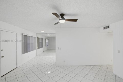 Copropriété à louer à Pembroke Pines, Floride: 2 chambres, 88.63 m2 № 2001186 - photo 8