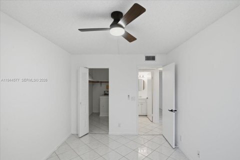 Copropriété à louer à Pembroke Pines, Floride: 2 chambres, 88.63 m2 № 2001186 - photo 16