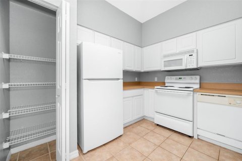 Copropriété à vendre à Gainesville, Floride: 2 chambres, 101.08 m2 № 2123175 - photo 11