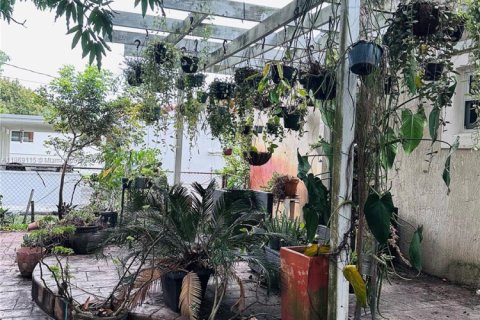 Villa ou maison à vendre à Miami, Floride: 3 chambres, 113.06 m2 № 1895343 - photo 12