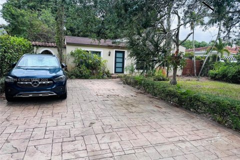 Villa ou maison à vendre à Miami, Floride: 3 chambres, 113.06 m2 № 1895343 - photo 1