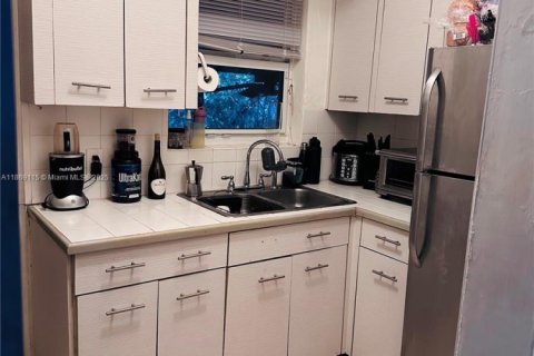 Villa ou maison à vendre à Miami, Floride: 3 chambres, 113.06 m2 № 1895343 - photo 10