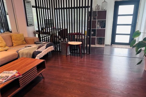 Villa ou maison à vendre à Miami, Floride: 3 chambres, 113.06 m2 № 1895343 - photo 5