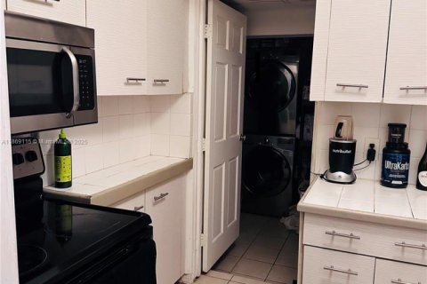 Villa ou maison à vendre à Miami, Floride: 3 chambres, 113.06 m2 № 1895343 - photo 11