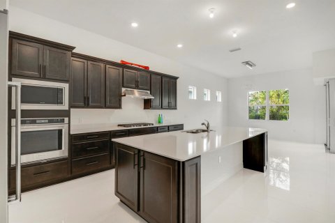 Casa en venta en Palm Beach Gardens, Florida, 3 dormitorios, 240.06 m2 № 2081852 - foto 9