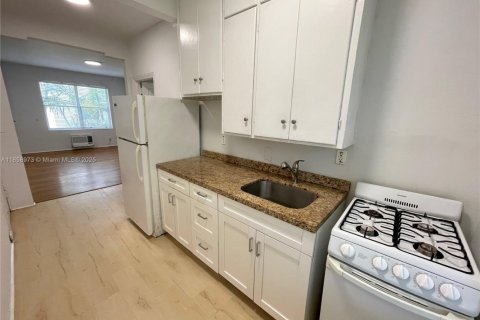 Apartment in Miami Beach, Florida 1 bedroom, 65.03 sq.m. № 1887420 - photo 5