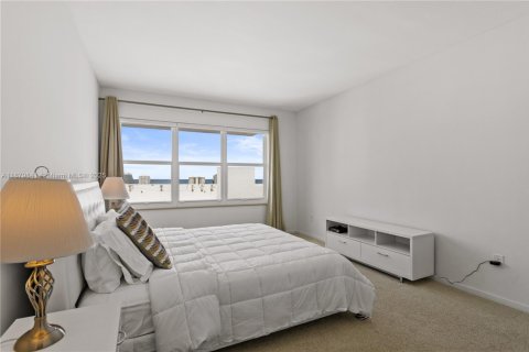 Copropriété à vendre à Bay Harbor Islands, Floride: 2 chambres, 164.44 m2 № 1933123 - photo 16