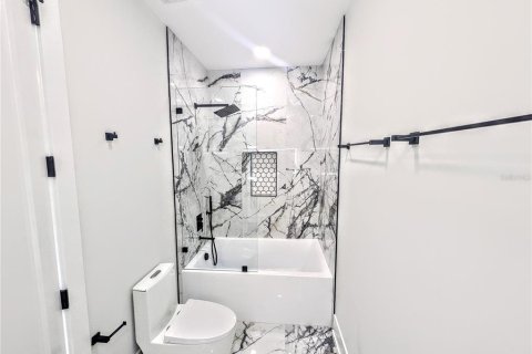 Снять в аренду таунхаус в Сарасота, Флорида 10 комнат, 171.87м2, № 1904387 - фото 19