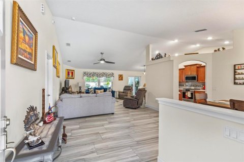 Casa en venta en Palm Coast, Florida, 3 dormitorios, 171.03 m2 № 1771317 - foto 4