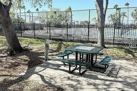 Condo in Ruskin, Florida, 2 bedrooms  № 1904285 - photo 29