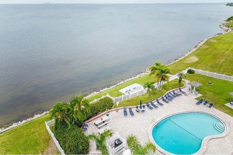 Condo in Ruskin, Florida, 2 bedrooms  № 1904285 - photo 18