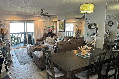 Condo in Ruskin, Florida, 2 bedrooms  № 1904285 - photo 8