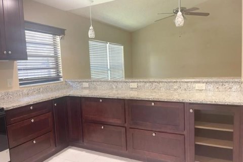 Villa ou maison à louer à Brandon, Floride: 4 chambres, 189.52 m2 № 2150065 - photo 29