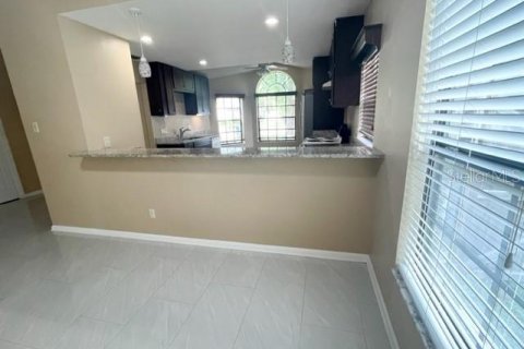 Villa ou maison à louer à Brandon, Floride: 4 chambres, 189.52 m2 № 2150065 - photo 25