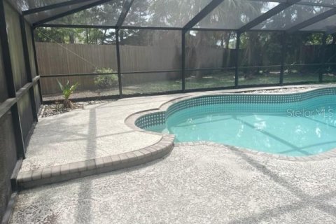 Villa ou maison à louer à Brandon, Floride: 4 chambres, 189.52 m2 № 2150065 - photo 9