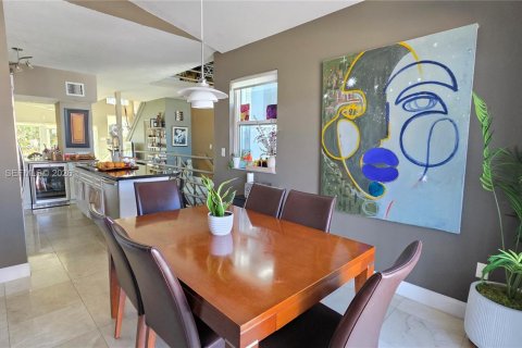 Touwnhouse à vendre à Miami, Floride: 3 chambres, 166.3 m2 № 2011567 - photo 22