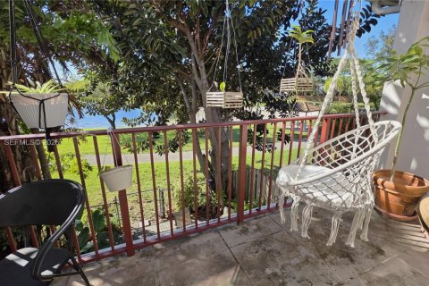 Touwnhouse à vendre à Miami, Floride: 3 chambres, 166.3 m2 № 2011567 - photo 29