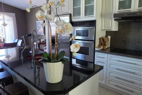 Touwnhouse à vendre à Miami, Floride: 3 chambres, 166.3 m2 № 2011567 - photo 26