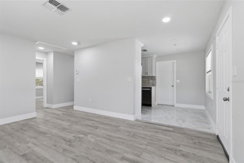 House in Holiday, Florida 3 bedrooms, 105.35 sq.m. № 2145394 - photo 8