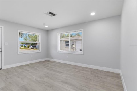 House in Holiday, Florida 3 bedrooms, 105.35 sq.m. № 2145394 - photo 9