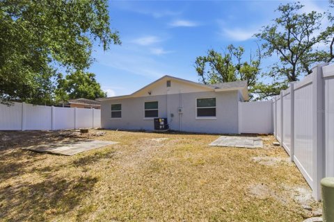 House in Holiday, Florida 3 bedrooms, 105.35 sq.m. № 2145394 - photo 30