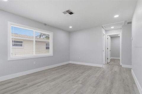 House in Holiday, Florida 3 bedrooms, 105.35 sq.m. № 2145394 - photo 5