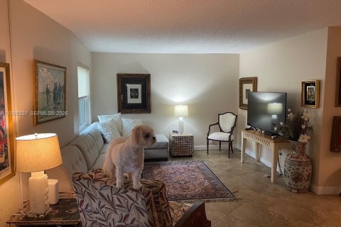 Condo in Pembroke Pines, Florida, 3 bedrooms  № 2050332 - photo 11